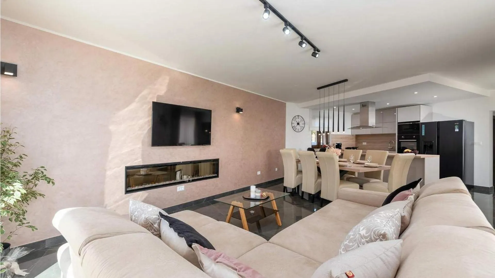 Villa Alena Vizinada Holiday home