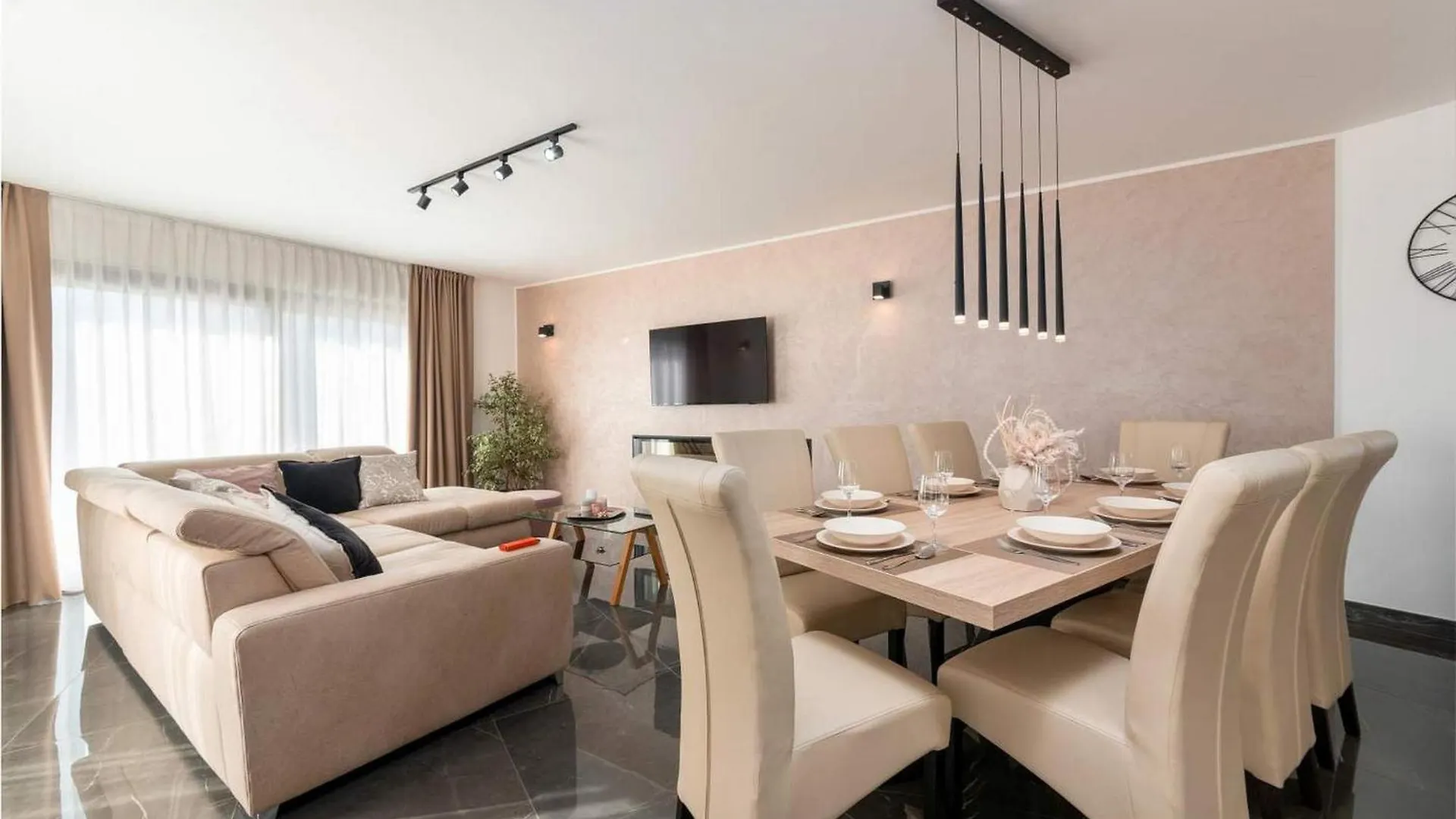 Villa Alena Vizinada Дом отдыха